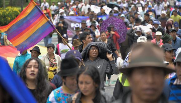 Indígenas participan en una marcha hacia la Corte Constitucional para exigir la admisibilidad del juicio político contra el presidente ecuatoriano Guillermo Lasso en Quito el 28 de marzo de 2023. (Foto de Rodrigo BUENDIA / AFP)