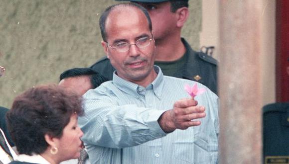 El chileno Jaime Castillo Petruzzi en mayo del 2002, durante la inspecci&oacute;n judicial a casas usadas por terroristas  del MRTA para realizar secuestros. (Foto: Archivo El Comercio)
