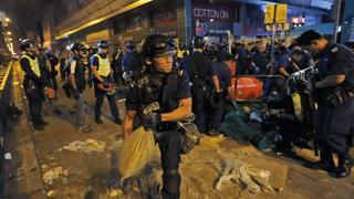 Hong Kong: Policía inició el desalojo de los manifestantes