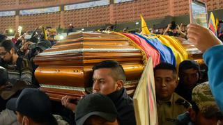 Ecuador: policías retenidos por indígenas fueron obligados a cargar el féretro de dirigente que murió en las protestas