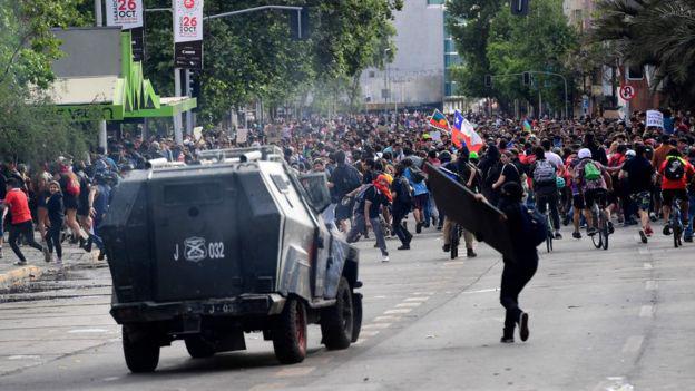 Las fuerzas de seguridad han reprimido con violencia las protestas. Foto: AFP, vía BBC mundo