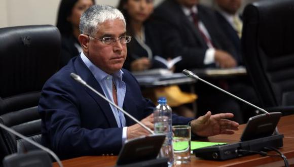 López Meneses: comisión recomienda investigarlo por lavado