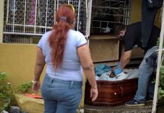 Hay casi 450 cuerpos por recoger en viviendas de Guayaquil en medio de la emergencia por coronavirus en Ecuador 