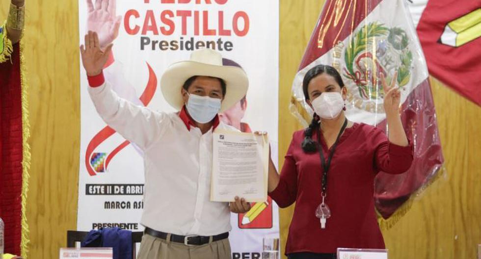 Pedro Castillo y Verónika Mendoza firmaron un acuerdo político en la segunda vuelta electora. (Foto: Perú Libre)