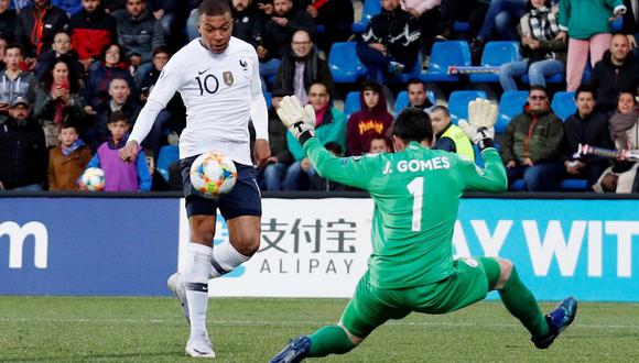 Francia vs. Andorra EN VIVO: Kylian Mbappé marcó el 1-0 con magistral 'globito' sobre el portero | VIDEO. (Foto: AFP)