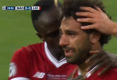 Mohamed Salah rompe en llanto y sale por una lesión de hombro 