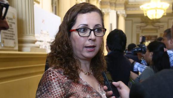 Legisladora Rosa Bartra pidi&oacute; que el Congreso de la Rep&uacute;blica sea respetado y &quot;no satanizado&quot;. (Foto: Congreso)