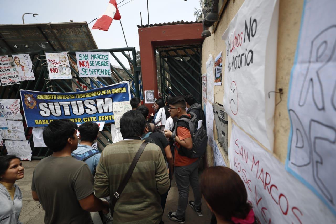 La UNMSM permanece tomada por los estudiantes desde el último martes. (GEC)