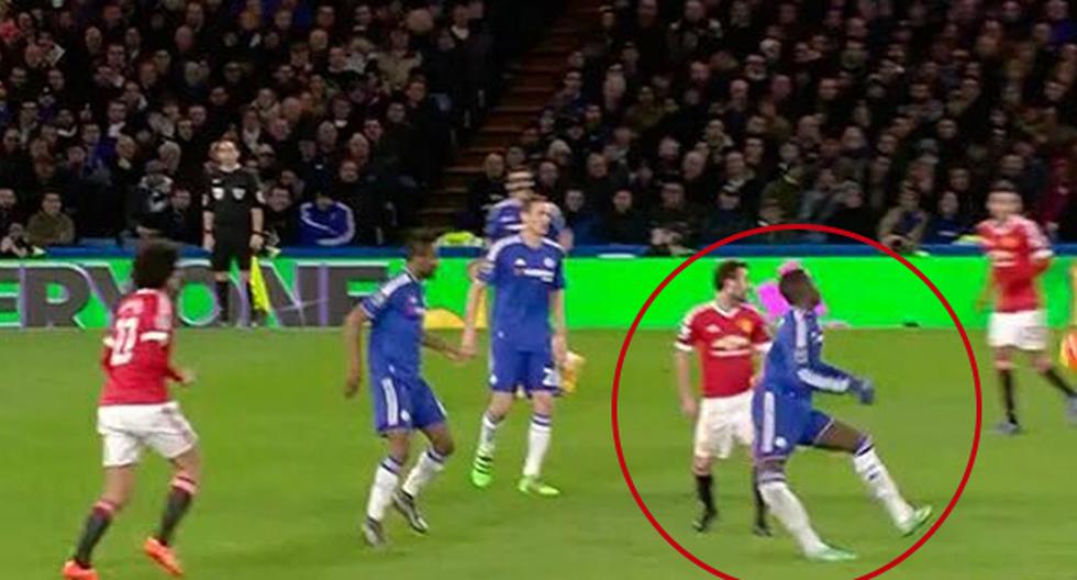 Kurt Zouma sufrió una terrorífica lesión en el partido entre el Chelsea y Manchester United. (Foto: Captura)