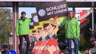 Greenpeace pone nariz de Pinocho a Volkswagen [VIDEO]