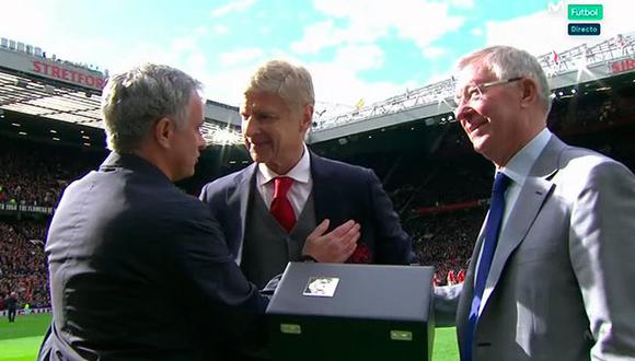 YouTube: así fue el emotivo encuentro entre Wenger, Mourinho y Ferguson | VIDEO (Foto: Captura)