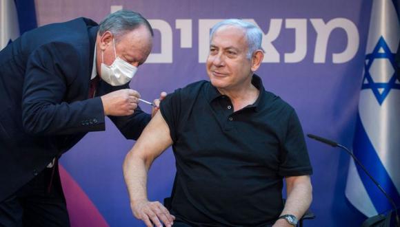 El gobierno de Israel entró en un acuerdo con Pfizer que le garantiza una enorme cantidad de vacunas. (Foto: Getty Images)