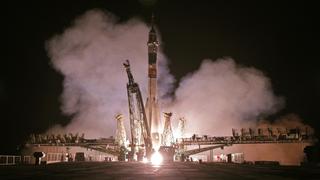 La nave Soyuz se acopla a la Estación Espacial Internacional