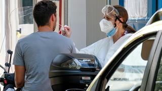 España superó los 3.000 casos diarios de coronavirus por primera vez desde mayo 