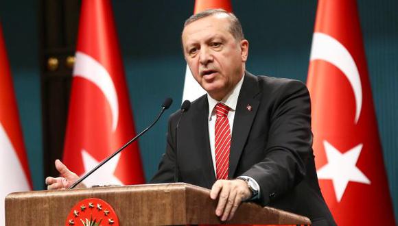 Erdogan pide "que la nación decida" reforma constitucional