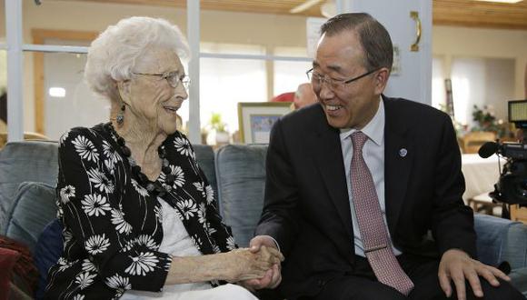 Ban Ki-moon se reencontró con su "madre estadounidense" [FOTOS]