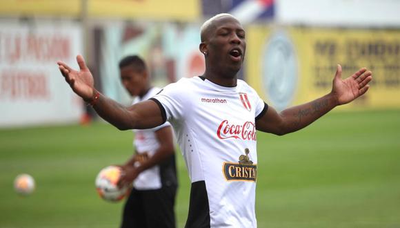Luis Advíncula se refirió a la selección peruana y sus integrantes. (Foto: EFE)