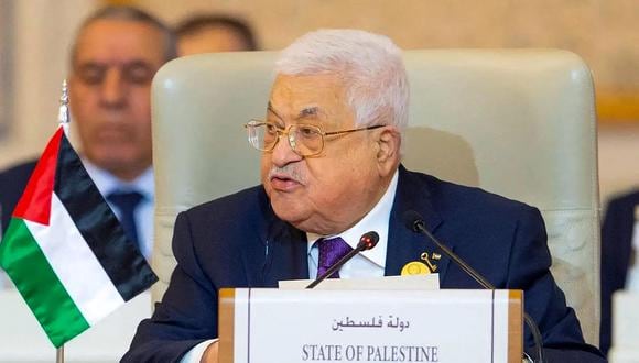 El presidente palestino, Mahmoud Abbas, asiste a una reunión de emergencia de la Liga Árabe y la Organización de Cooperación Islámica (OCI), en Riad, el 11 de noviembre de 2023. (Foto de AGENCIA DE PRENSA SAUDÍ / AFP)