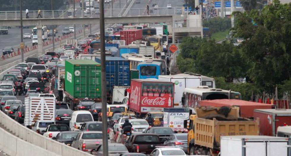 Cierre será para el desmontaje del puente peatonal Pocitos. (Foto: Andina)