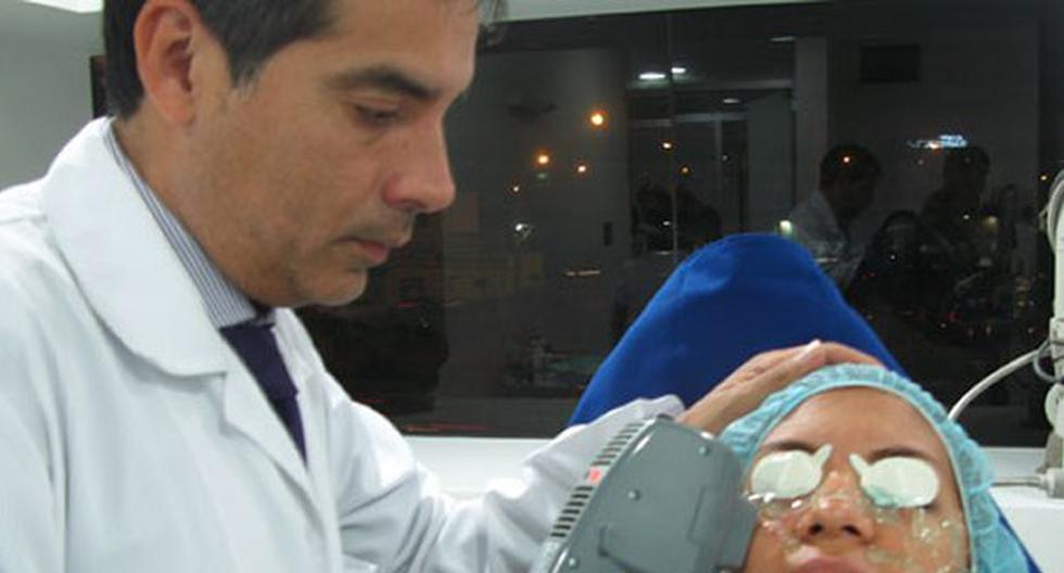 Luis Izquierdo ganó medalla de oro y es considerado el mejor oftalmólogo del mundo. (Foto: Captura YouTube)