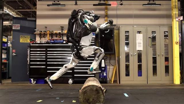 Atlas es un robot bípedo dotado con inteligencia artificial y la creación más humanoide de Boston Dynamics.