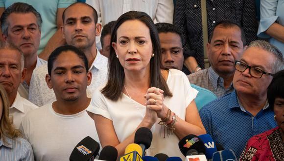 La líder de la oposición venezolana María Corina Machado habla durante una conferencia de prensa en la sede de su partido en Caracas, el 26 de marzo de 2024. (Foto de Ronald PE�A / AFP)