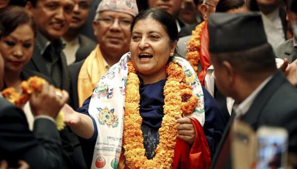 Nepal elige por primera vez como presidenta a una mujer