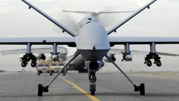Un dron MQ-9 Reaper de Estados Unidos se desplaza por una pista en una base en Afganistán el 4 de noviembre de 2007. (AFP).