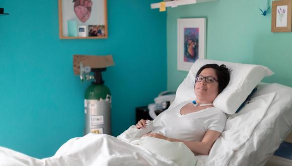 Desde su cuarto, con el ventilador y el oxígeno de los cuales depende su vida, Ana lucha porque se reconozca su autonomía. (Foto: Renzo Salazar / @photo.gec)