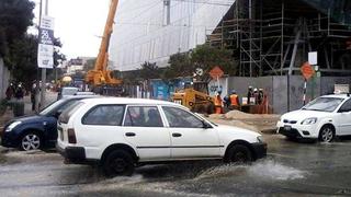 Aniego en Miraflores afecta varias cuadras de Av. Angamos Oeste