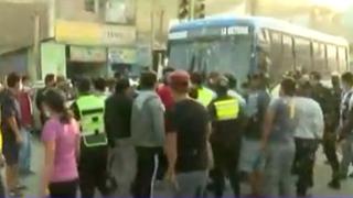 Manchay: manifestantes obligan a pasajeros a bajarse de buses y amenazan a conductores en pleno paro 