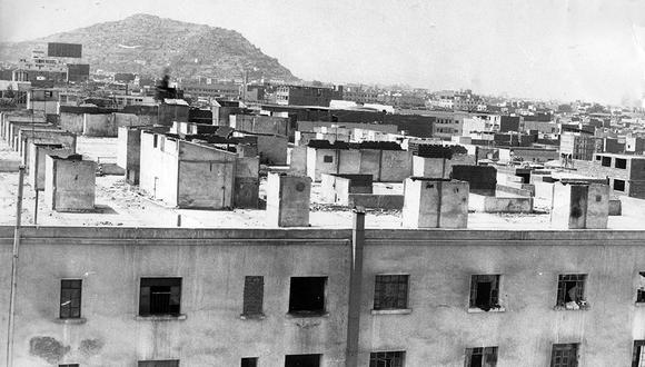 A mediados de 1975, los techos de muchos edificios y casonas, en Lima, comenzaron a albergar nuevos inquilinos. Foto: Eduardo Ramírez/ Archivo Histórico El Comercio
