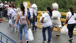 Venezolanas venden su cabello en Colombia para comprar comida