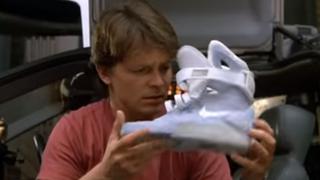 "Volver al futuro 2": zapatilla usada en filme es vendida por 92.100 dólares