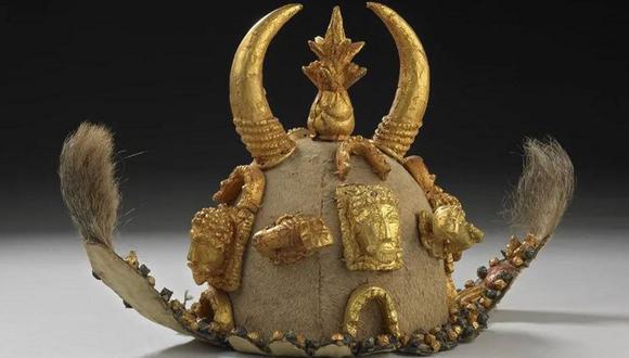 Un gorro ceremonial usado por los cortesanos en las coronaciones se encuentra entre los artículos que serán devueltos en préstamo a Ghana. (MUSEO BRITÁNICO).
