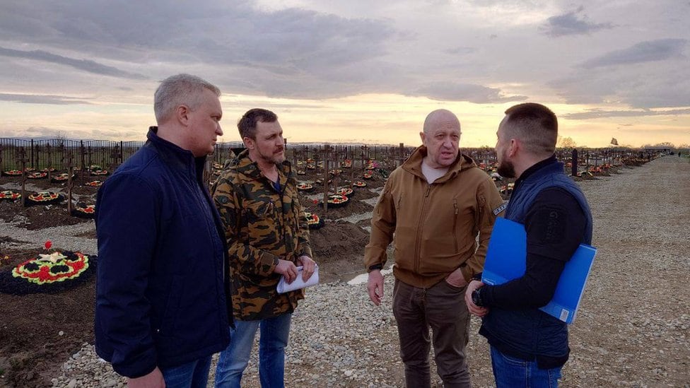 The head of the Wagner Group, Yevgeny Prigozhin (second from the right), has visited the site.  (YEVGENY PRIGOZHIN).