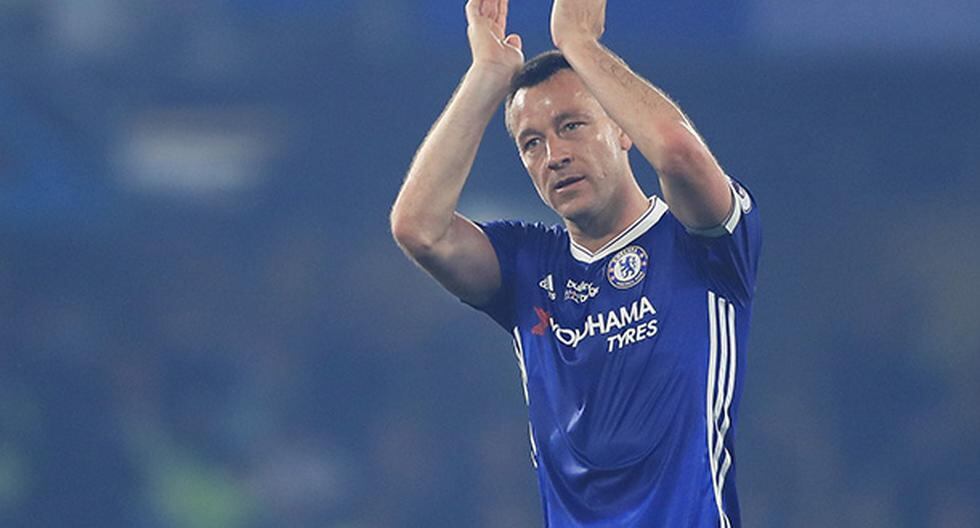John Terry ya se había despedido de la afición del Chelsea tras salir campeón de la Premier League. Sin embargo, su situación dio un cambio inesperado. (Foto: Getty Images)