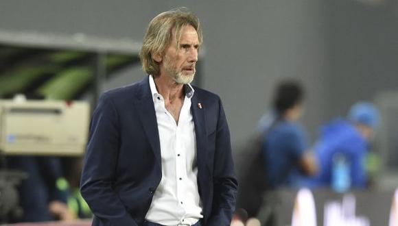 En conferencia de prensa, el director técnico de la selección peruana se mostró incómodo por la poca importancia que le dan al deporte en el Perú. (Foto: AFP)