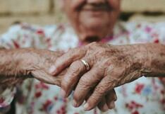 Mujer de 102 años revela el secreto para tener una vida larga 