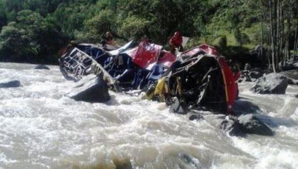 Chofer de vehículo desbarrancado en Puno habría fugado