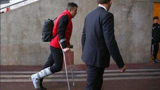 Manchester United: Van Persie lesionado da chances a Falcao