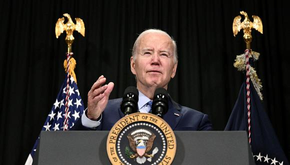 El presidente estadounidense, Joe Biden, pronuncia un discurso sobre la liberación de rehenes de Gaza, en Nantucket, Massachusetts, el 26 de noviembre de 2023. (Foto de Brendan SMIALOWSKI / AFP)