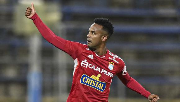 Nilson Loyola anotó el gol del empate a uno parcial en el Sporting Cristal vs. U. Católica. (Foto: AFP)