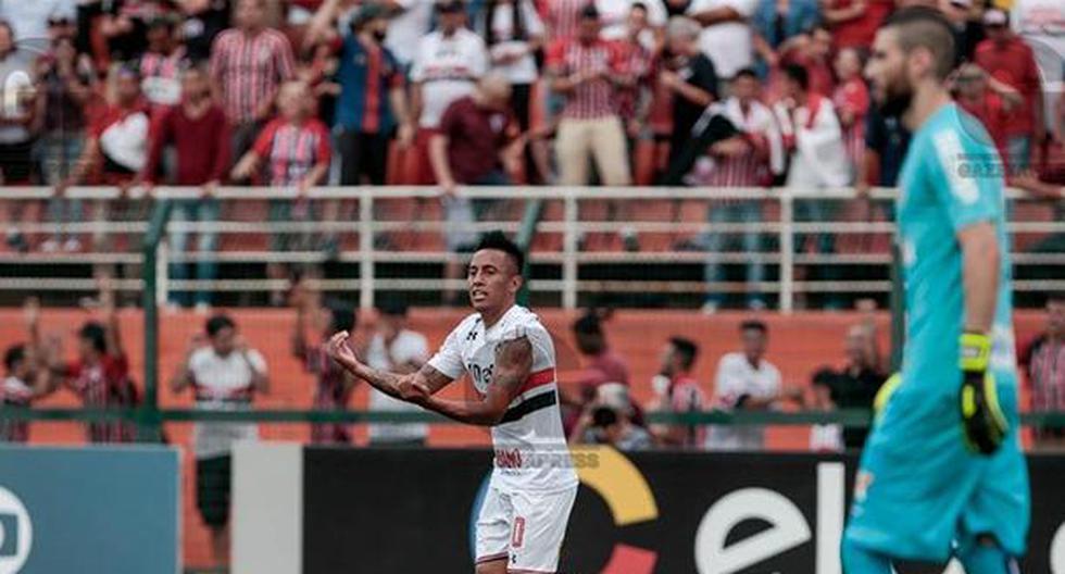Sao Paulo se quedó con el derbi ante Santos gracias al gol de Christian Cueva en la victoria 2-1 por la fecha 31 del Brasileirao. (Foto: Gazeta Press)