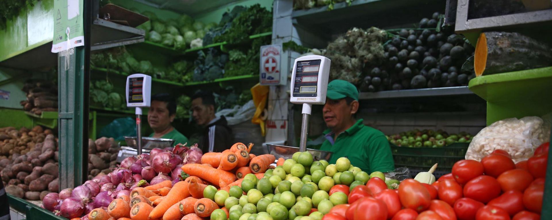 Inflación bajó en abril, ¿se verá un descenso en los precios de alimentos?