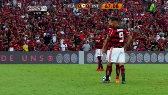 Paolo Guerrero volvió a jugar tras seis meses de suspensión en el duelo entre Flamengo e Internacional. (Foto: captura)