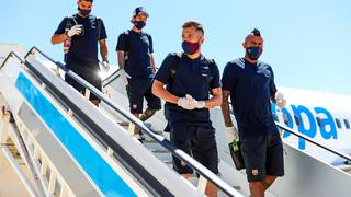 Con mascarillas y mate en mano: la llegada del Barcelona a Mallorca para debutar en el reinicio de LaLiga 