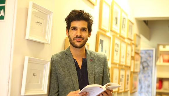 Ezio Neyra, director del Libro del Mincul, dio detalles del premio. (Foto: Hugo Pérez)