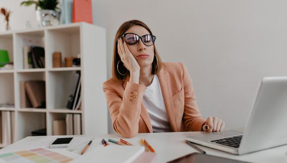 Una mala alimentación puede verse reflejada en nuestro estado físico y mental, por medio de señales de alerta, como el cansancio, el estreñimiento, la depresión, entre otros.