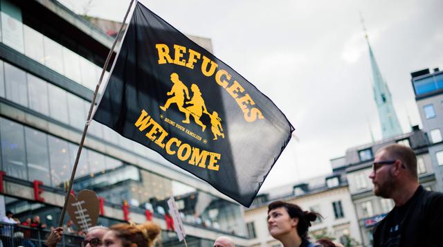 Miles se manifiestan en toda Europa a favor de los refugiados - 8